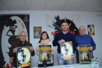 alahora presentando el premio inocente