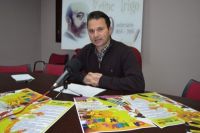 pineda presentando el carnaval