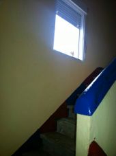 ventana por la que accedieron los ladrones en Ruecas