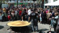 tortilla gigante de Villanueva de la Serena (foto RAÚL HABA)