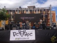 actuación musical en el paseo lineal