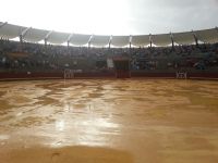 lluvia en la plaza de toros