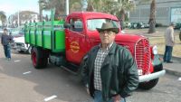 Remolino con su camioneta en la concentración