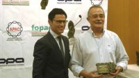 premio para Santiago Gil