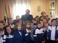 alcalde y alumnos Claret