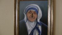 cuadro dañado de teresa de calcuta