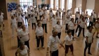 mayores haciendo gimnasia
