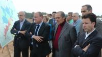autoridades visitando obras de regadios