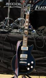 guitarra sustraída al grupo La Ruina