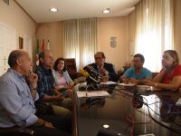 ongs con el alcalde y el teniente alcalde