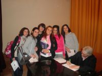 zambrano y un grupo de alumnos