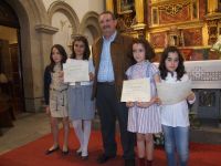 ganadores concurso y el presidente