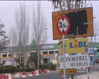 señales en las proximidades del puente