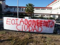 pancartas en el Chamizo