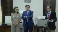 acto de la firma entre Banca Pueyo y el Ayuntamiento