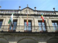 bandera arco iris en el ayuntamiento